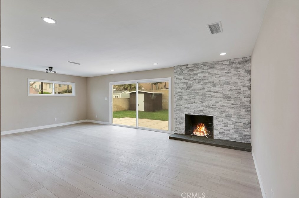 6733 Via Arroyo Dr, Buena Park CA  90620-4112 exterior