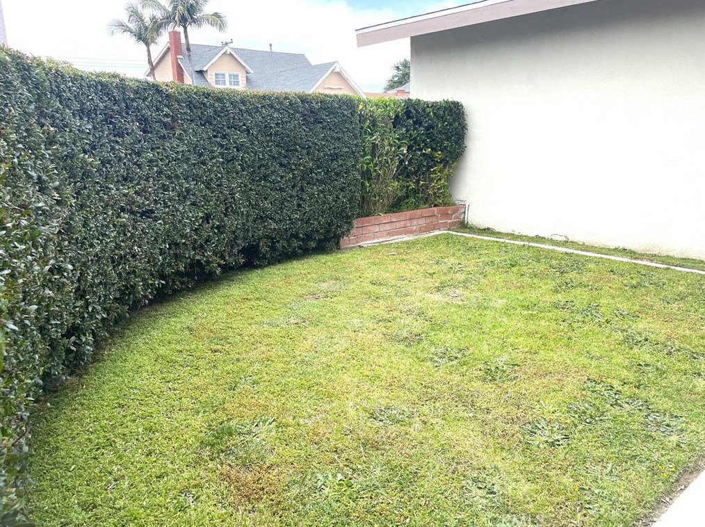 23524 Delford Ave, Long Beach, CA 90745-5719