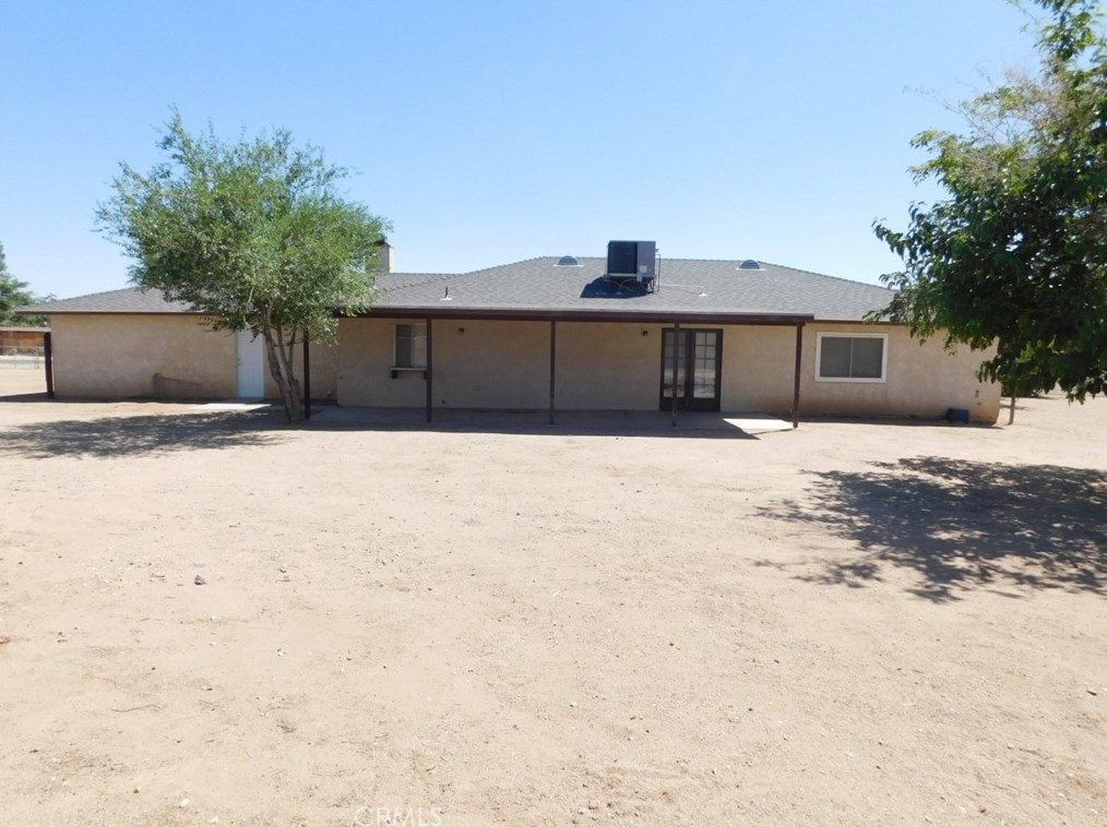 16205 Chippewa Rd, Apple Valley, CA 92307