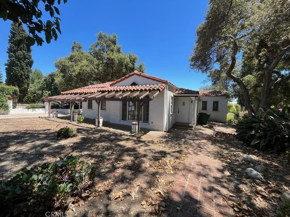 920 Alamosa Dr, Claremont, CA 91711-2010