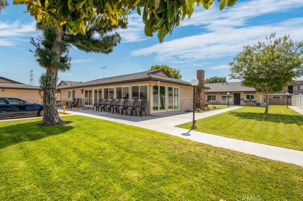 9908 Cedar St, Bellflower CA 90706-6910 exterior