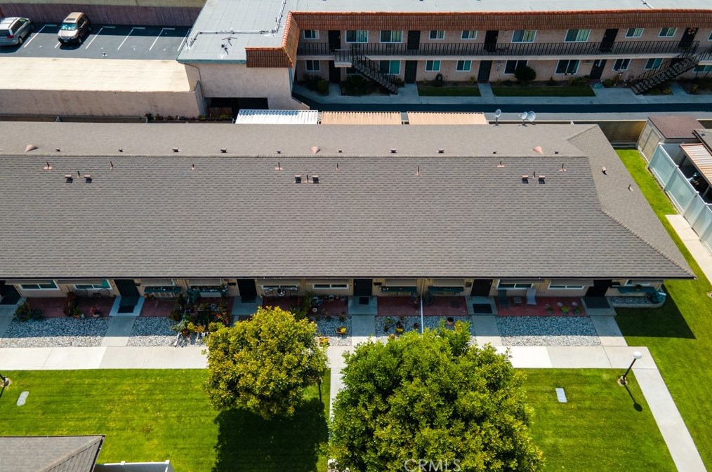 9908 Cedar St, Bellflower CA 90706-6910 exterior