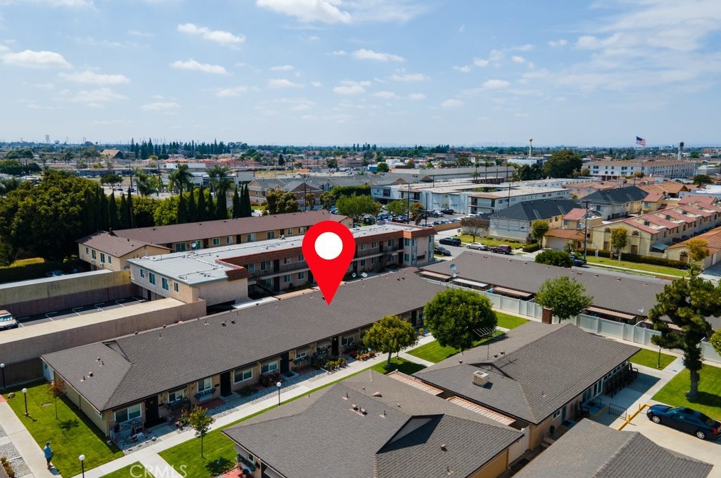 9908 Cedar St, Bellflower CA 90706-6910 exterior