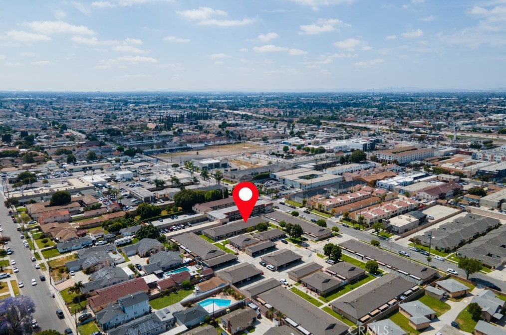 9908 Cedar St, Bellflower CA 90706-6910 exterior