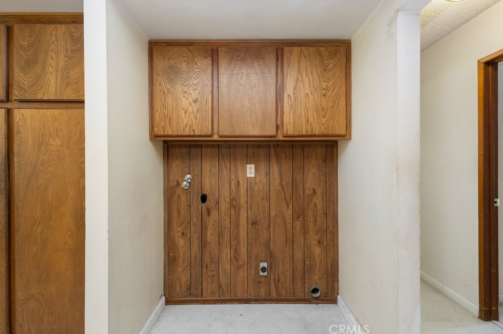 9908 Cedar St, Bellflower CA 90706-6910 exterior