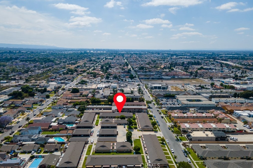 9908 Cedar St, Bellflower CA 90706-6910 exterior