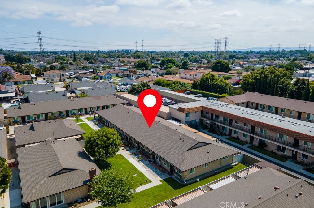 9908 Cedar St, Bellflower CA 90706-6910 exterior