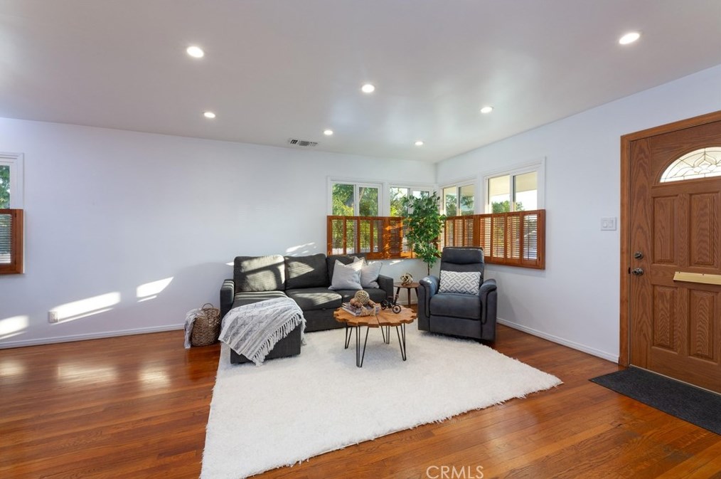 3602 Maine Ave, Long Beach, CA 90806