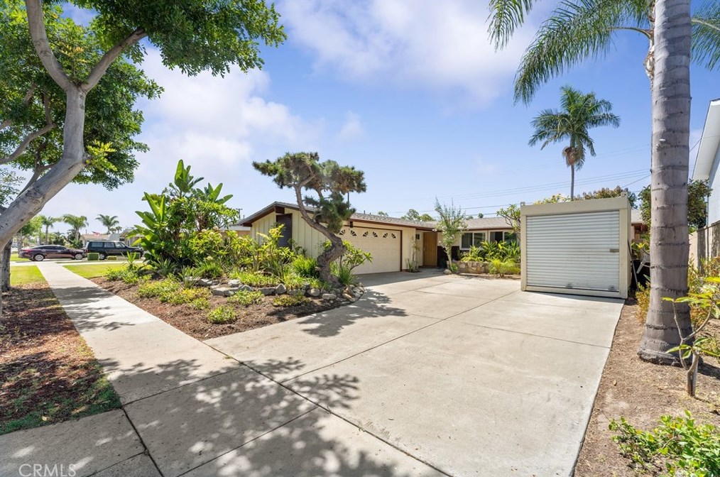 7060 Fillmore Dr, Buena Park, CA 90620