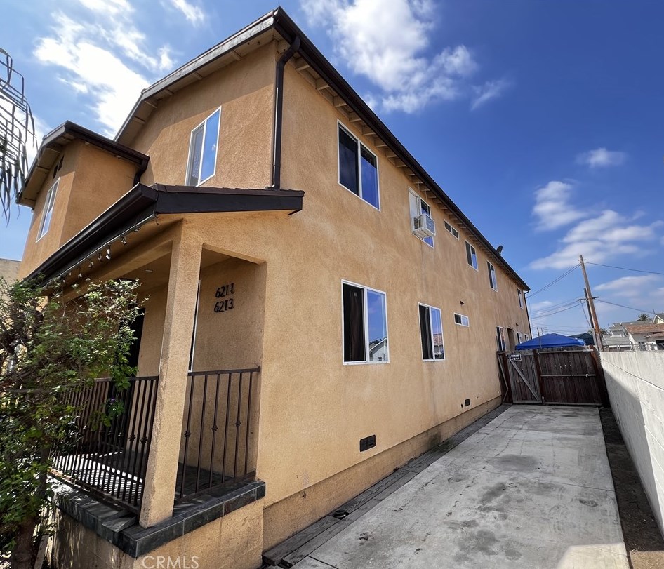 6211 San Pedro St, Los Angeles, CA 90003-1636