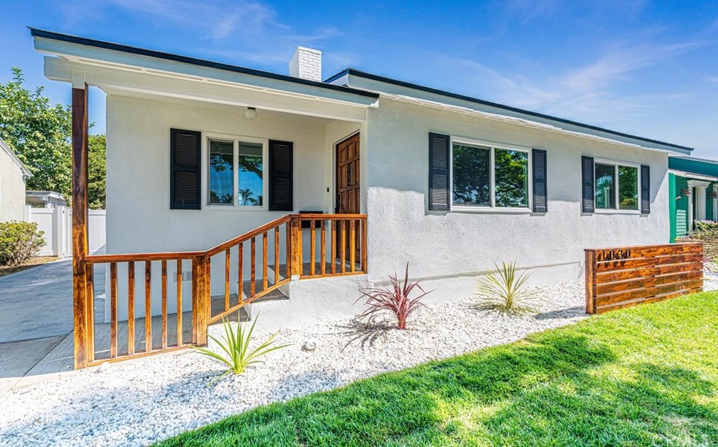 1030 E Ridgewood St, Long Beach, CA 90807