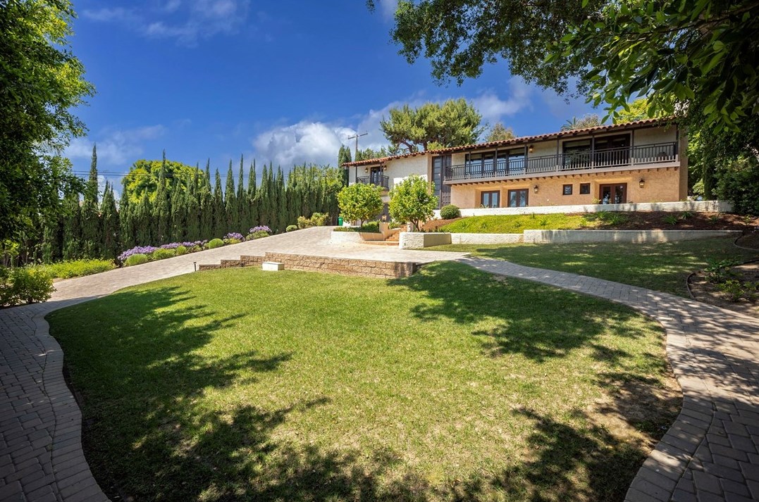 1501 Foothill Blvd, Santa Ana CA 92705-2510 exterior