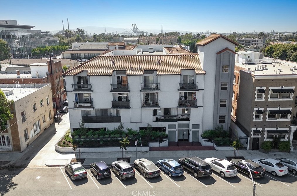 327 Chestnut Ave, Long Beach, CA 90802-2800