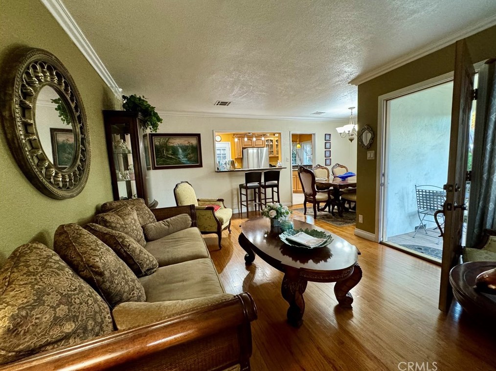 2227 63rd St, Long Beach, CA 90805-2606