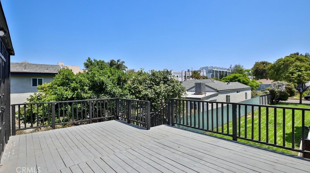 2517 Purdue Ave, Los Angeles CA  90025-6215 exterior