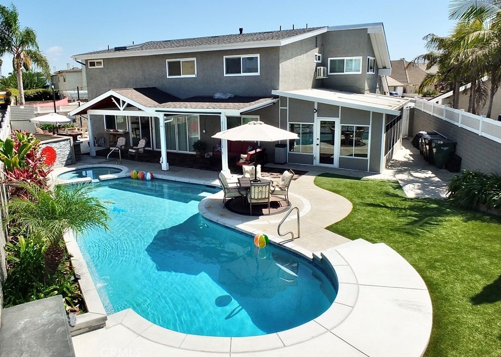 5021 Stallion Cir, Huntington Beach, CA 92649