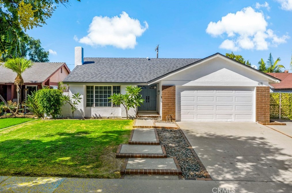 1715 N Oak Knoll Dr, Anaheim, CA 92807