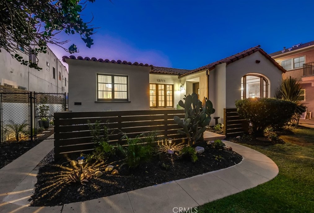 2211 Pine Ave, Long Beach, CA 90806-4309