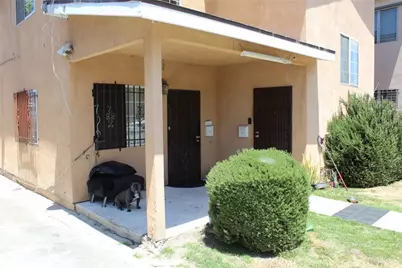 127 E 95th Street, Los Angeles, CA 90003 - Photo 2