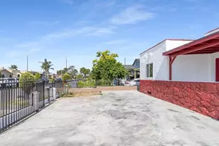 727 E 94th St, Los Angeles, CA 90002 - Photo 6