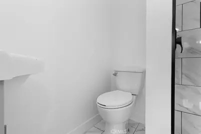 727 E 94th Street, Los Angeles, CA 90002 - Photo 18