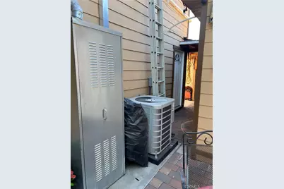 995 E 55th Street, Los Angeles, CA 90011 - Photo 40