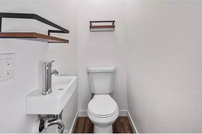 9045 Algeroma Street, Bellflower, CA 90706 - Photo 14