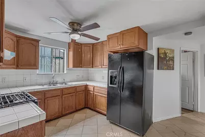 11513 S San Pedro, Los Angeles, CA 90061 - Photo 4