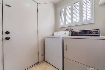 1122 W 77th Street, Los Angeles, CA 90044 - Photo 14