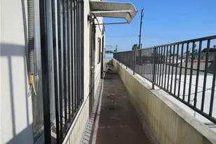 8927 S Western Ave, Los Angeles, CA 90047 - Photo 10