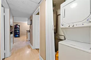 7035 Woodley, Van Nuys, CA 91406 - Photo 10