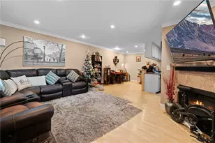 7035 Woodley, Van Nuys, CA 91406 - Photo 2