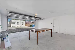 622 W 99th, Los Angeles, CA 90044 - Photo 32