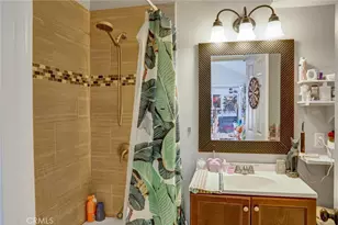 5008 Cimarron, Los Angeles, CA 90062 - Photo 22