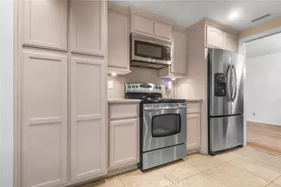 13530 Darvalle, Cerritos, CA 90703 - Photo 8
