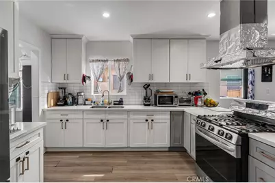 827 E 97th, Los Angeles, CA 90002 - Photo 14