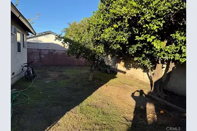 9501 Holmes, Los Angeles, CA 90002 - Photo 2