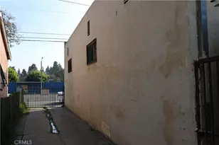 6007 Holmes, Los Angeles, CA 90001 - Photo 8
