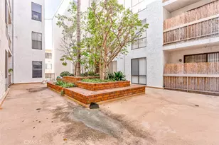 533 S St Andrews Pl, Los Angeles, CA 90020 - Photo 14