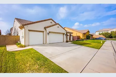 1011 Violet Court, Beaumont, CA 92223 - Photo 4