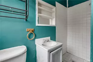 1021 W 48th, Los Angeles, CA 90037 - Photo 24