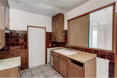 1021 W 48th, Los Angeles, CA 90037 - Photo 14