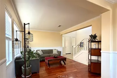 28410 Agajanian, Saugus, CA 91390 - Photo 12