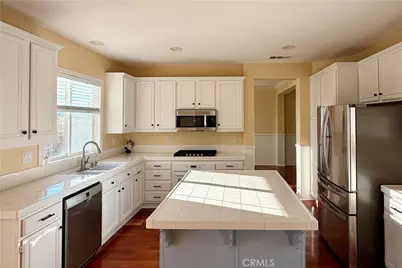 28410 Agajanian, Saugus, CA 91390 - Photo 8