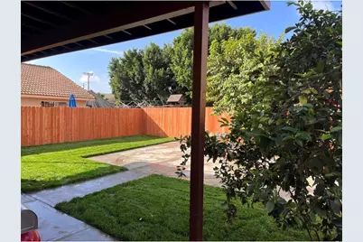 1127 McFarland, Wilmington, CA 90744 - Photo 18