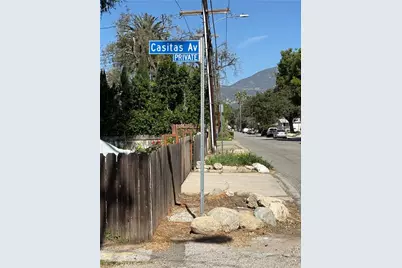 2211 1/8 Casitas Avenue, Altadena, CA 91001 - Photo 4