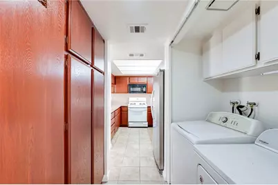 16331 Cornuta Avenue #E, Bellflower, CA 90706 - Photo 14