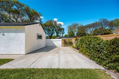 1842 N Greenbrier, Long Beach, CA 90815 - Photo 46