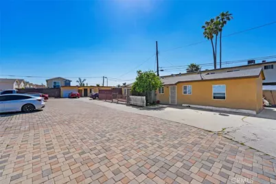 8564 Artesia, Bellflower, CA 90706 - Photo 2