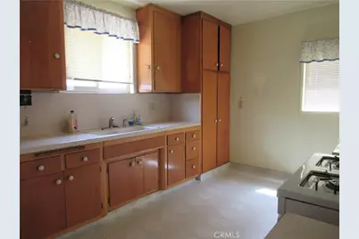 11035 Borson, Norwalk, CA 90650 - Photo 6